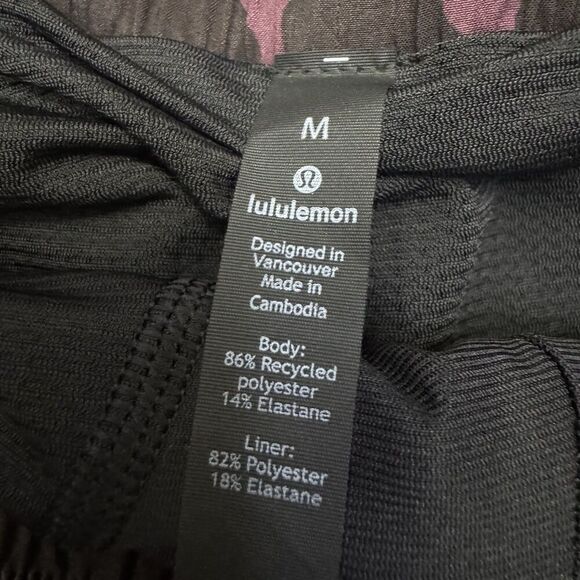 NWOT Lululemon Pace Breaker Short 9” Lined Size M Incognito Camo Red Black Gym - Picture 12 of 12